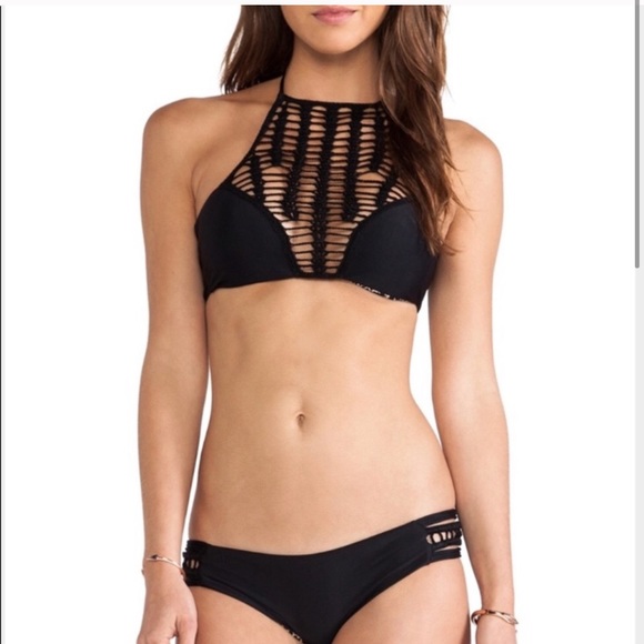 ACACIA - panama top in black🖤 - Picture 2 of 5